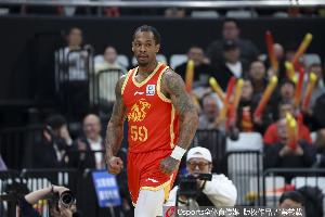 广厦另外3个外援不及格 特别常规赛暴走的塔克 感觉打不了高端局