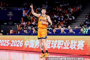 媒体人：张镇麟总决赛经验帮了上海队太多 他是球队最佳本土引援