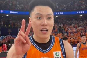 还要两场！李弘权赛后兴奋大喊：Two More（再赢两场）！