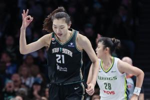韩旭拿到赛季新高9分 主帅称赞：她一直在进步 防守端进步很显著